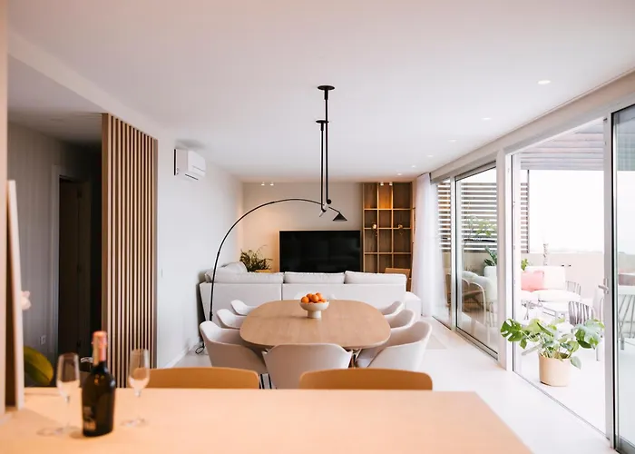 Homes Hotel *